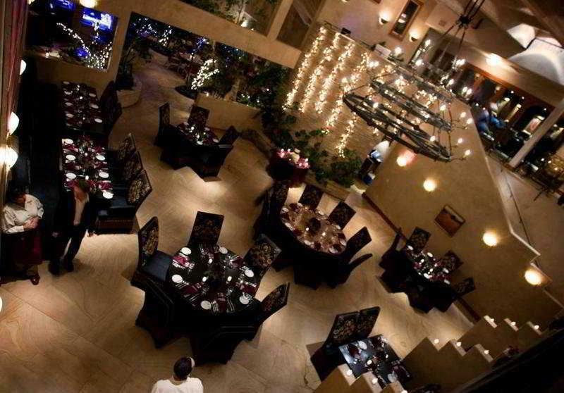 El Monte Sagrado Resort & Spa Таос Ресторан фото